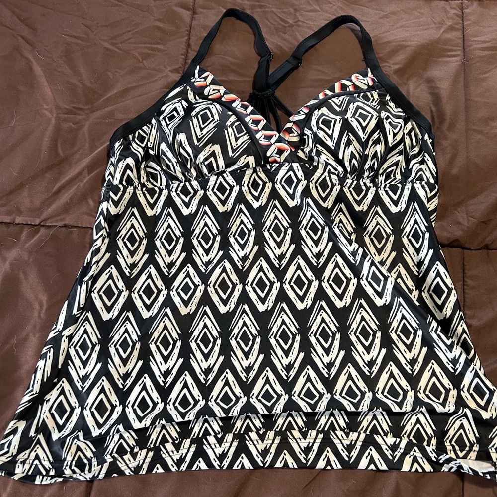 Black and White Geometric Print Tank Top